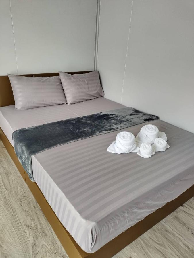 Wild Ones Hostel Бангкок Экстерьер фото